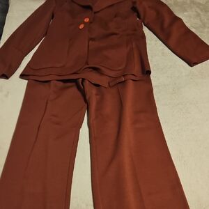 1970s Elegant Brown Women's Suit Set